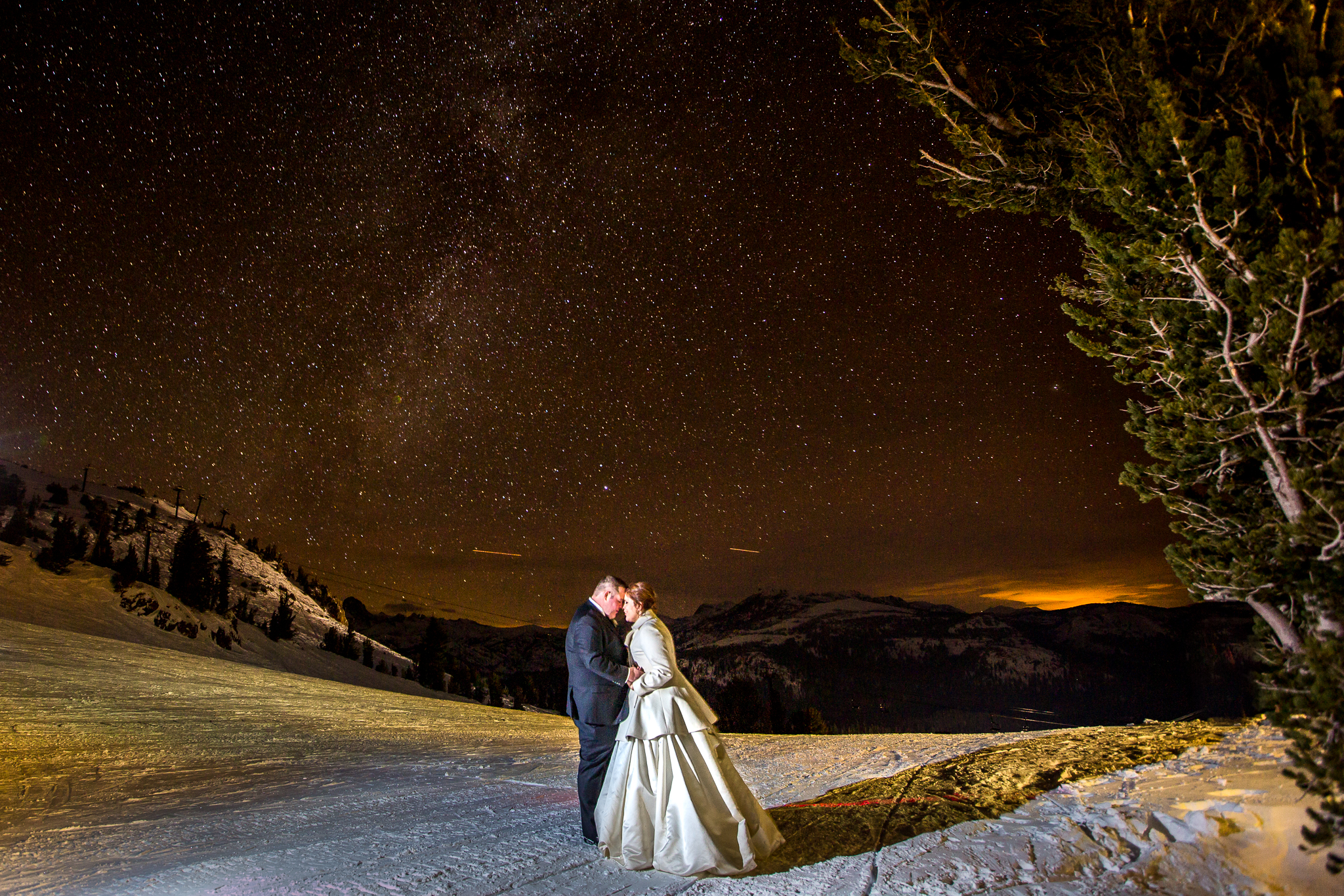 Katherine e seu marido em Mammoth Lakes, Califórnia, durante o casamento deles em dezembro de 2015. 